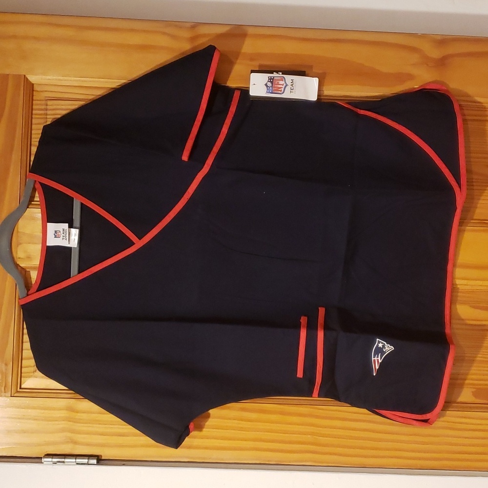New England Patriots scrub top size L
